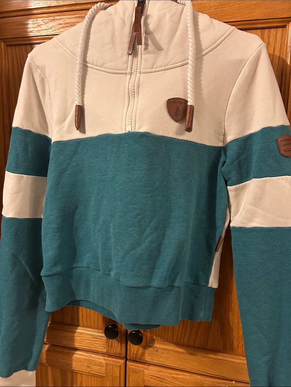 Wanakome Teal & Cream Half-Zip Colorblock Pullover